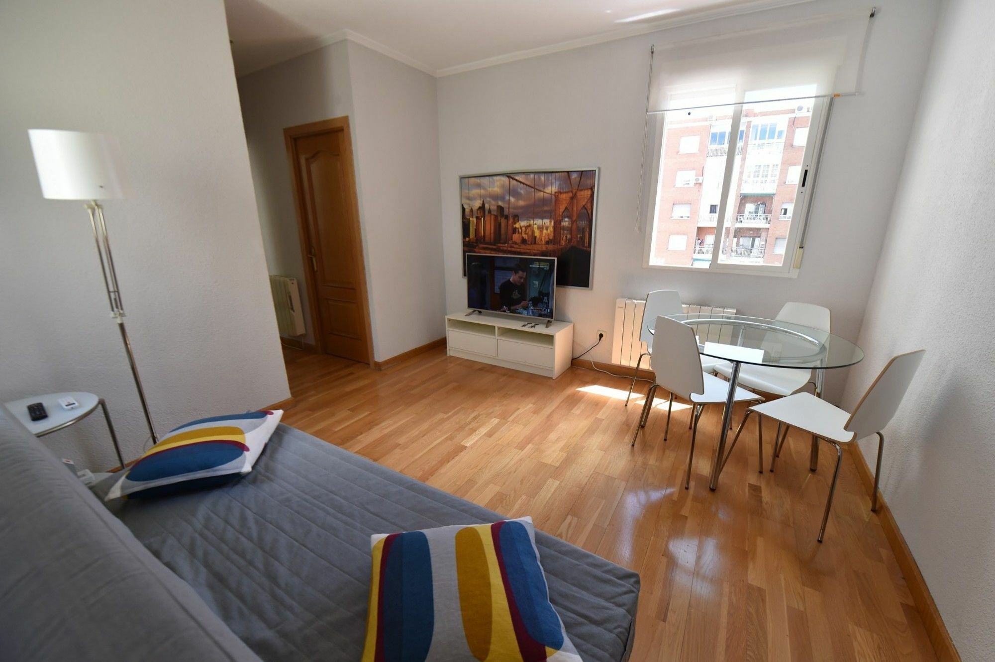 For You Rentals Reina Sofia Apartment Temporal Df21 Мадрид Екстериор снимка