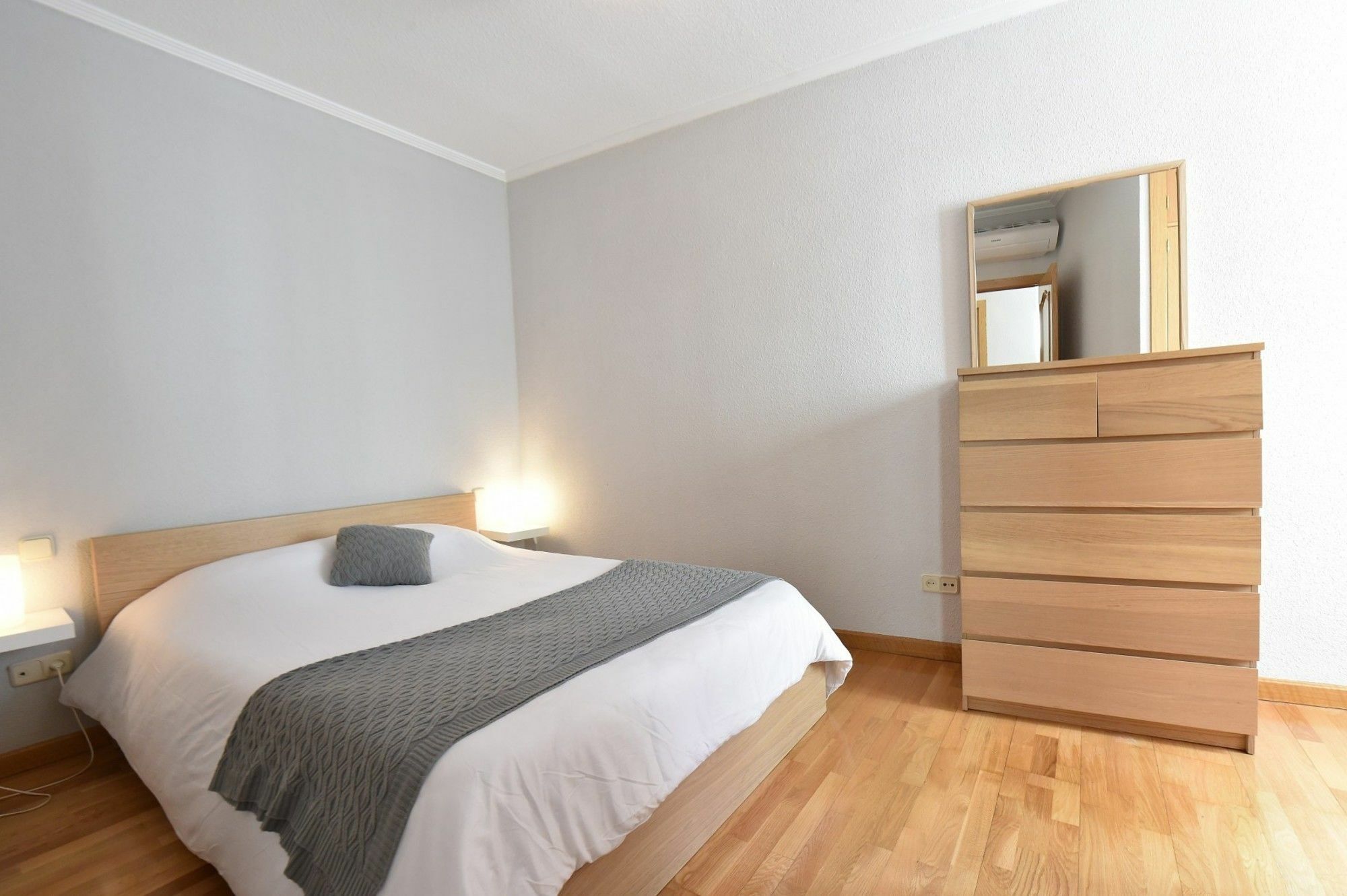 For You Rentals Reina Sofia Apartment Temporal Df21 Мадрид Екстериор снимка
